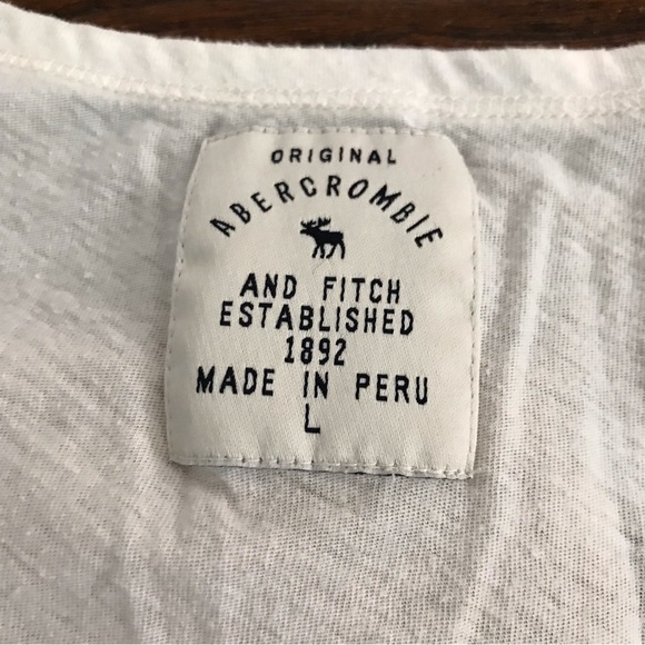 ▪️VINTAGE Abercrombie & Fitch Tee - Picture 6 of 7